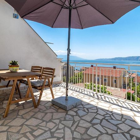 Lovely Apartment In Novi Vinodolski With Wifi Exterior photo