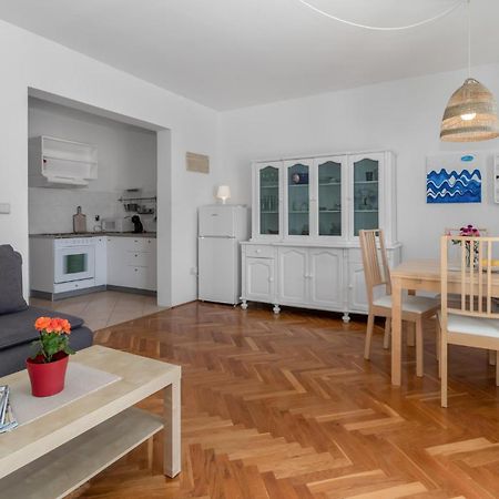 Lovely Apartment In Novi Vinodolski With Wifi Exterior photo