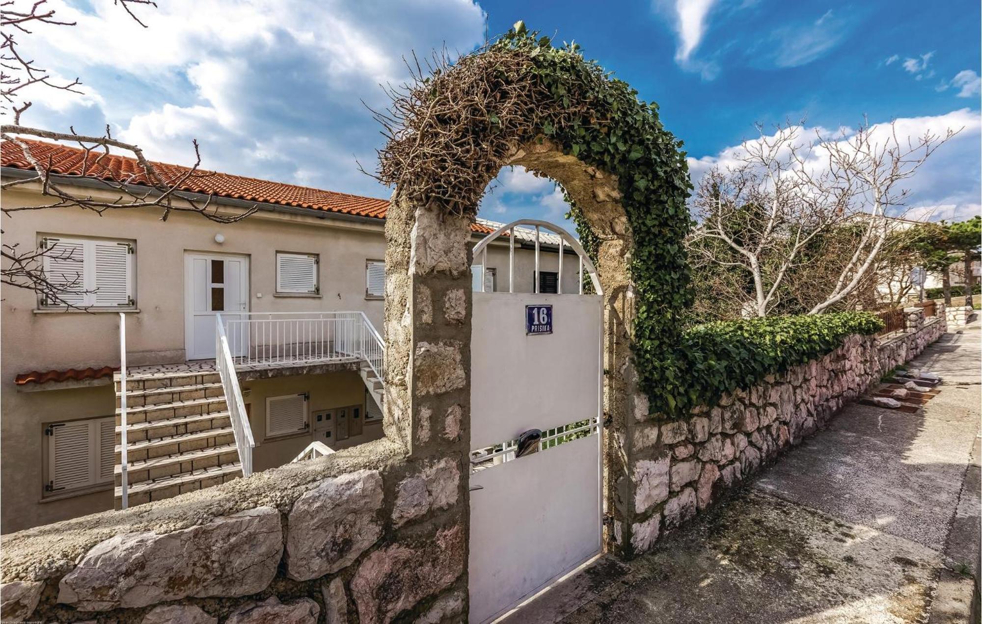 Lovely Apartment In Novi Vinodolski With Wifi Exterior photo