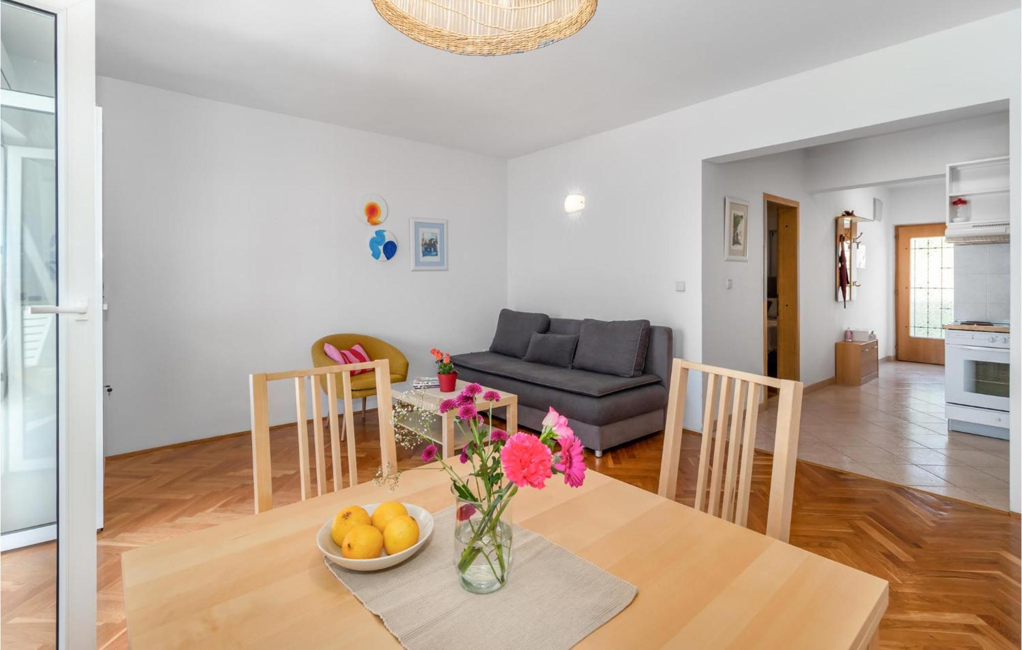 Lovely Apartment In Novi Vinodolski With Wifi Exterior photo