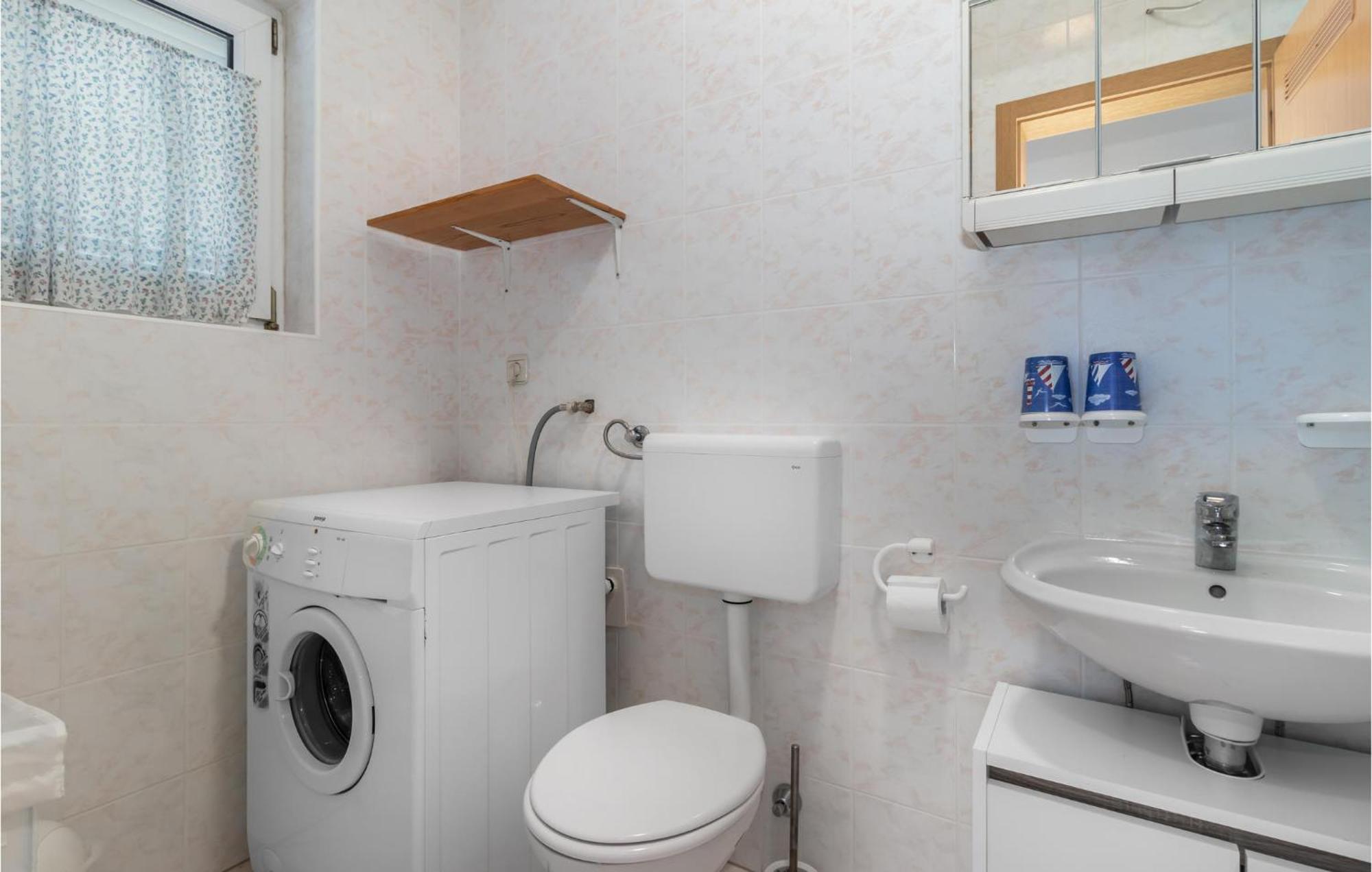 Lovely Apartment In Novi Vinodolski With Wifi Exterior photo